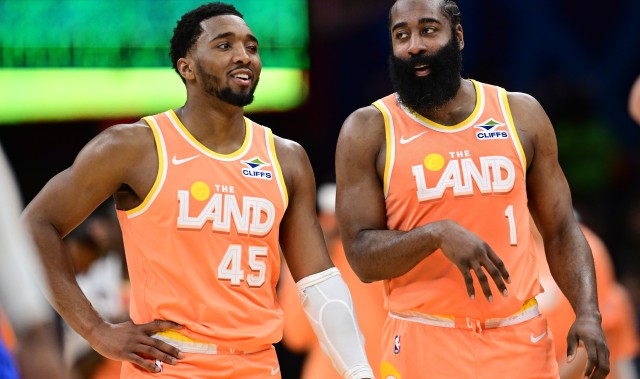 世界杯门票-张佳玮：猛龙躲开了克星尼克斯 但哈登也是猛龙杀手且还有米切尔
